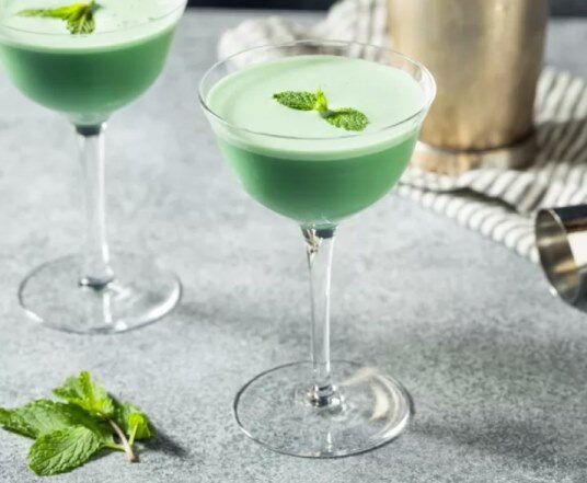 Как сделать напиток из кузнечика: четыре забавных варианта