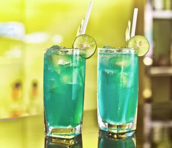 Рецепт красочного и крепкого синего чая со льдом Лонг-Айленда