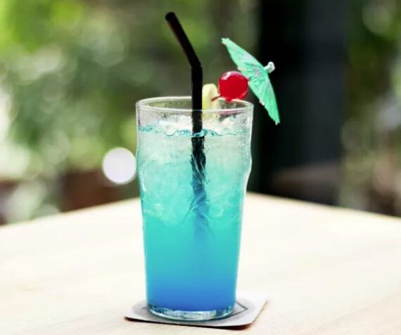 Рецепт напитка «Пьяная голубая лягушка-бык»